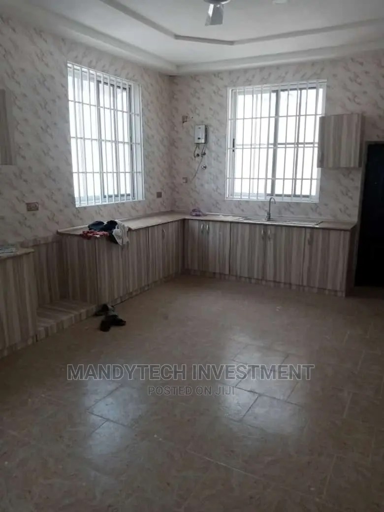 Furnished 4bdrm Mansion in School Junction for sale