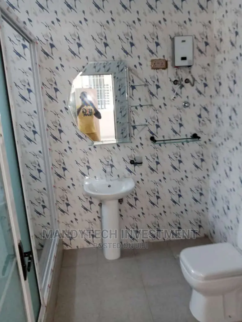 Furnished 4bdrm Mansion in School Junction for sale