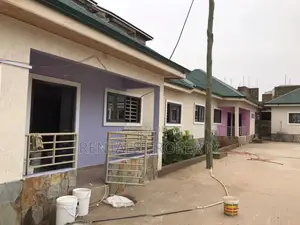 2bdrm Block of Flats in Penteng, Adenta for rent