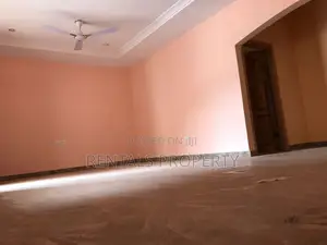 2bdrm Block of Flats in Penteng, Adenta for rent