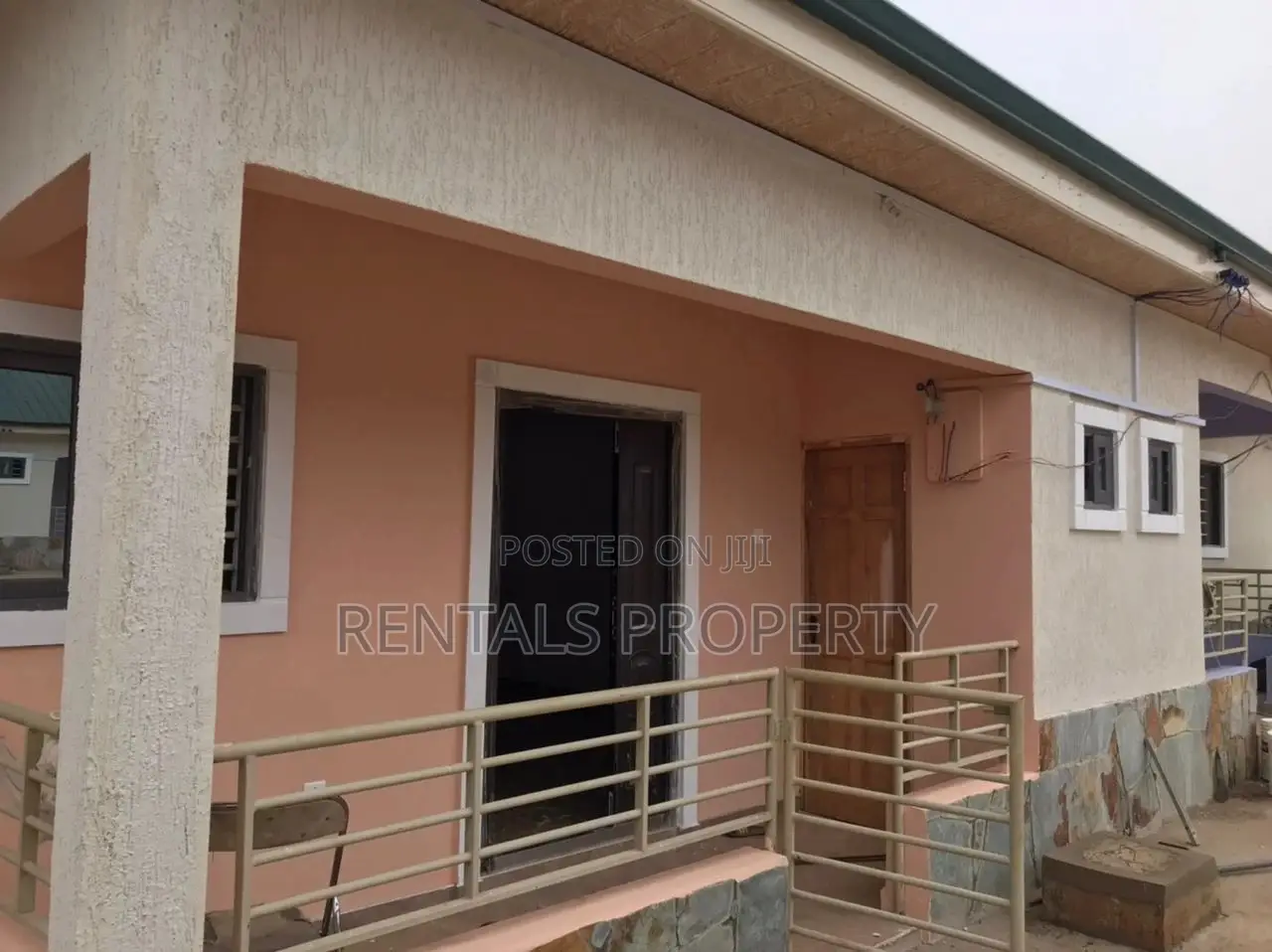 2bdrm Block of Flats in Penteng, Adenta for rent