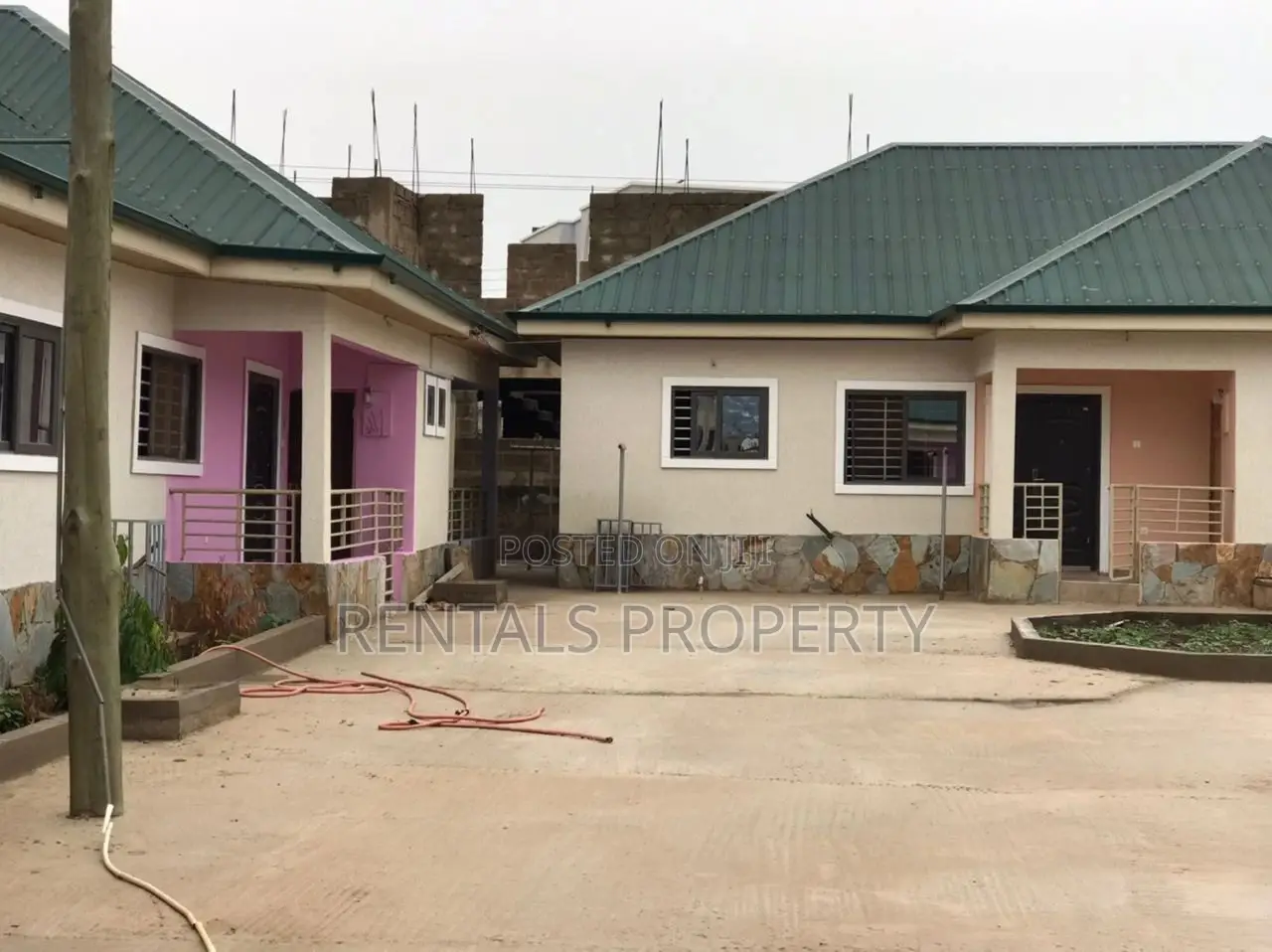 2bdrm Block of Flats in Penteng, Adenta for rent