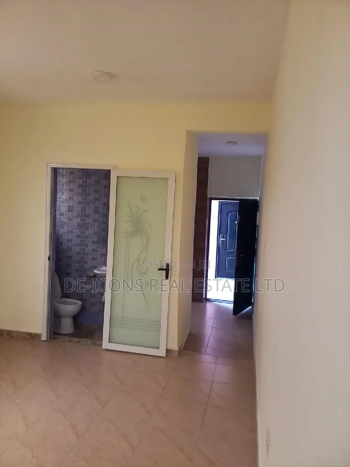 1bdrm Duplex in De-Icons Real Estate, Kasoa for rent