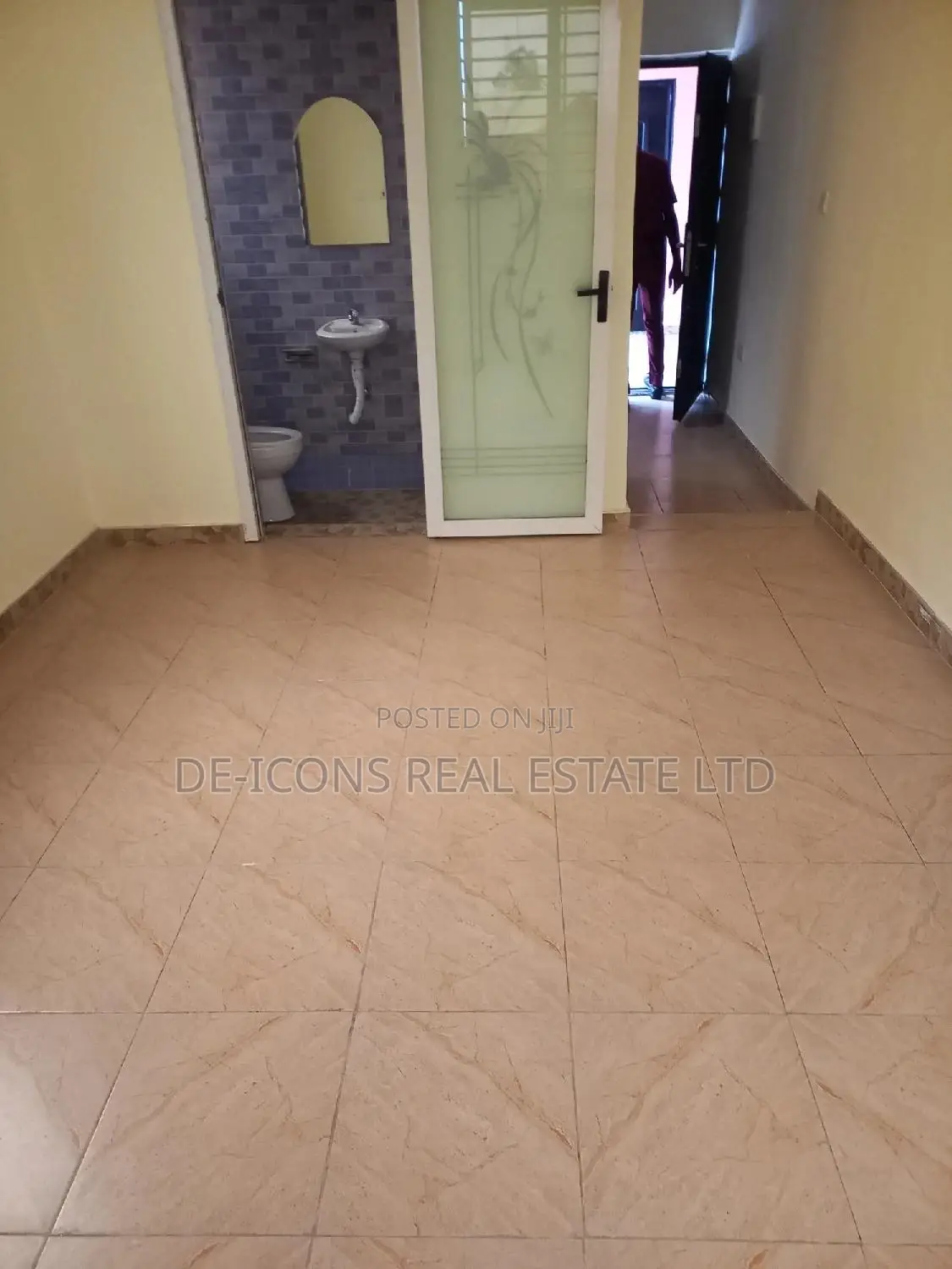 1bdrm Duplex in De-Icons Real Estate, Kasoa for rent