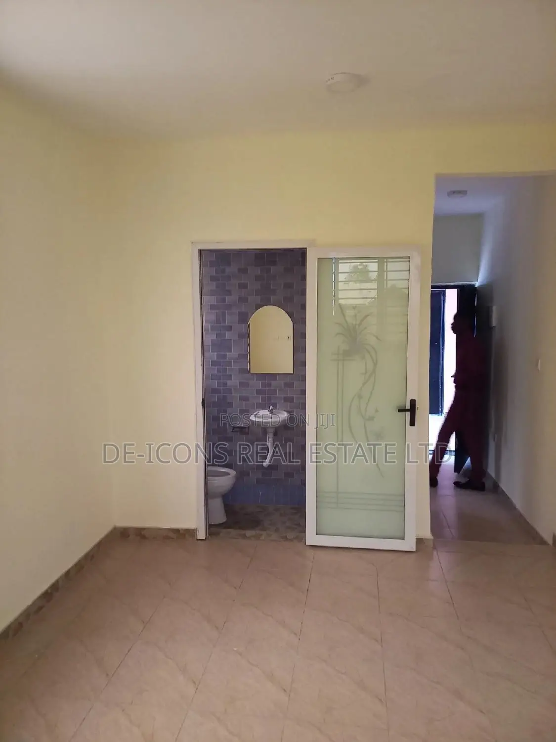 1bdrm Duplex in De-Icons Real Estate, Kasoa for rent
