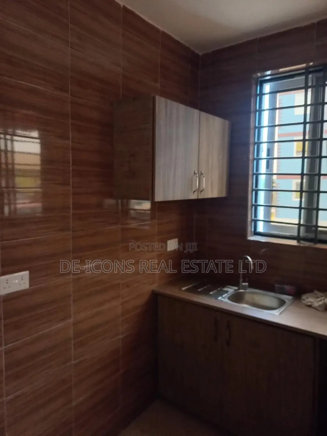 1bdrm Duplex in De-Icons Real Estate, Kasoa for rent
