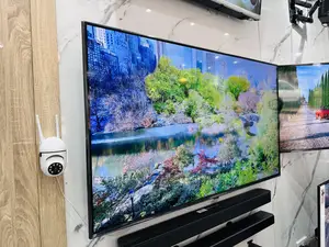 65UQ81003 LG UHD Smart Spectacular Display
