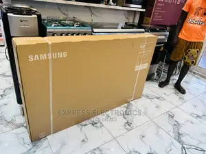 Spectacular View UHD Smart Samsung Cu7172 65” 2023
