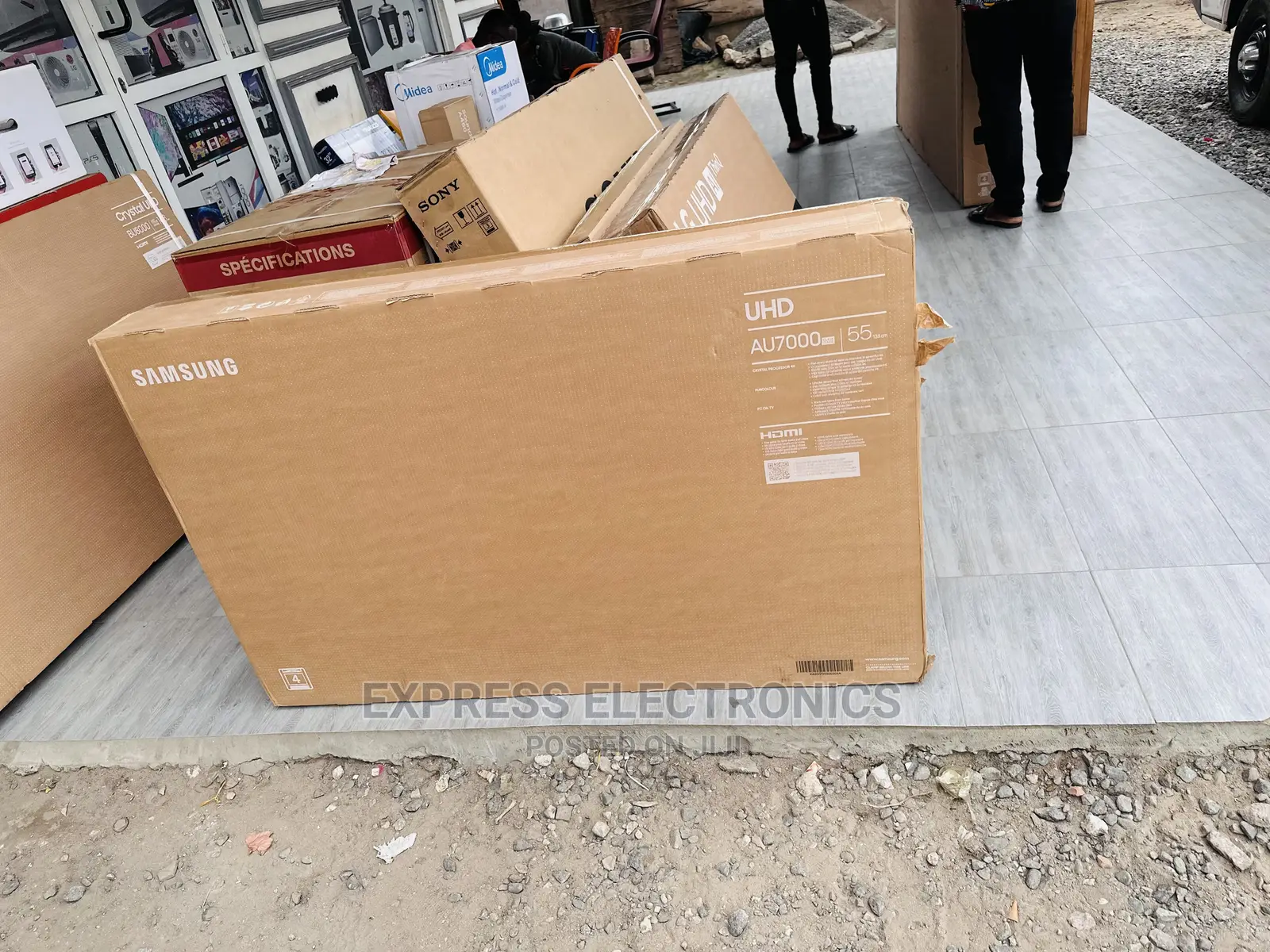 Samsung UHD Screen  55”Au7022 Cool Pretty Price