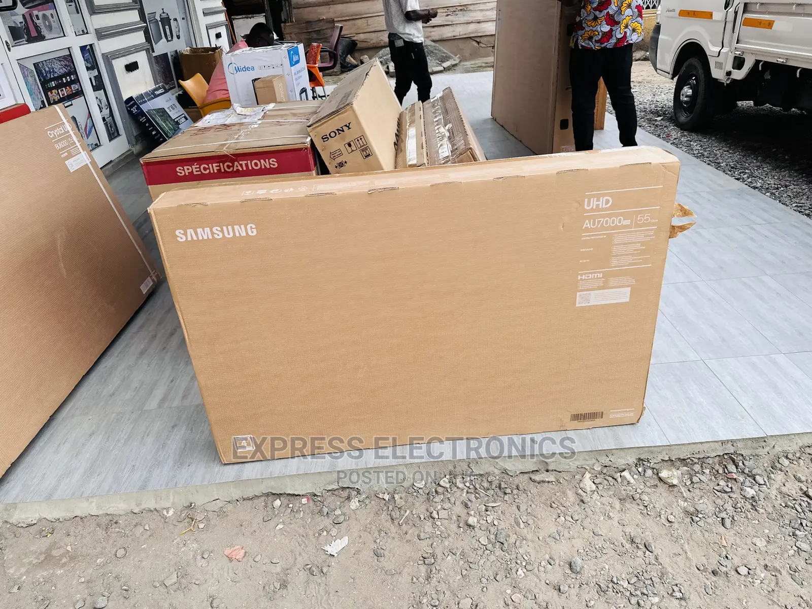 Samsung UHD Screen  55”Au7022 Cool Pretty Price