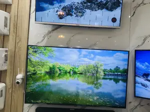 Unique Clear Glossy Lg 55 Inches LED UQ80 