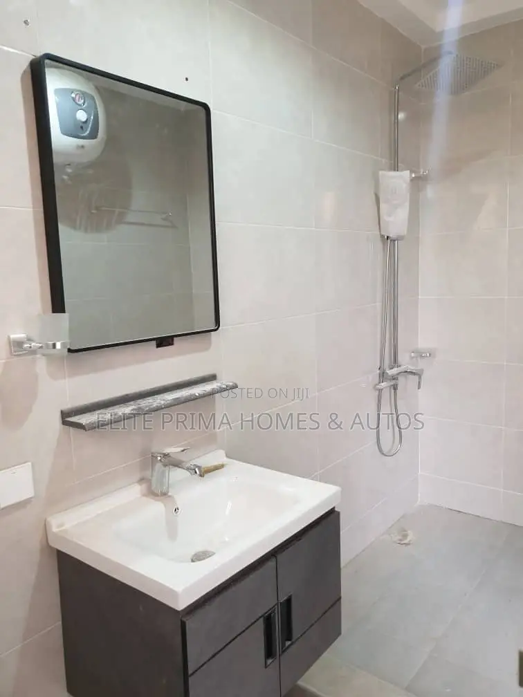 4bdrm Townhouse/Terrace in Cantonments for sale