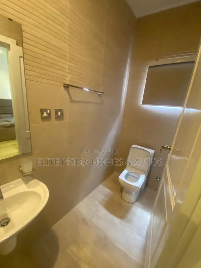 4bdrm Townhouse/Terrace in Cantonments for sale