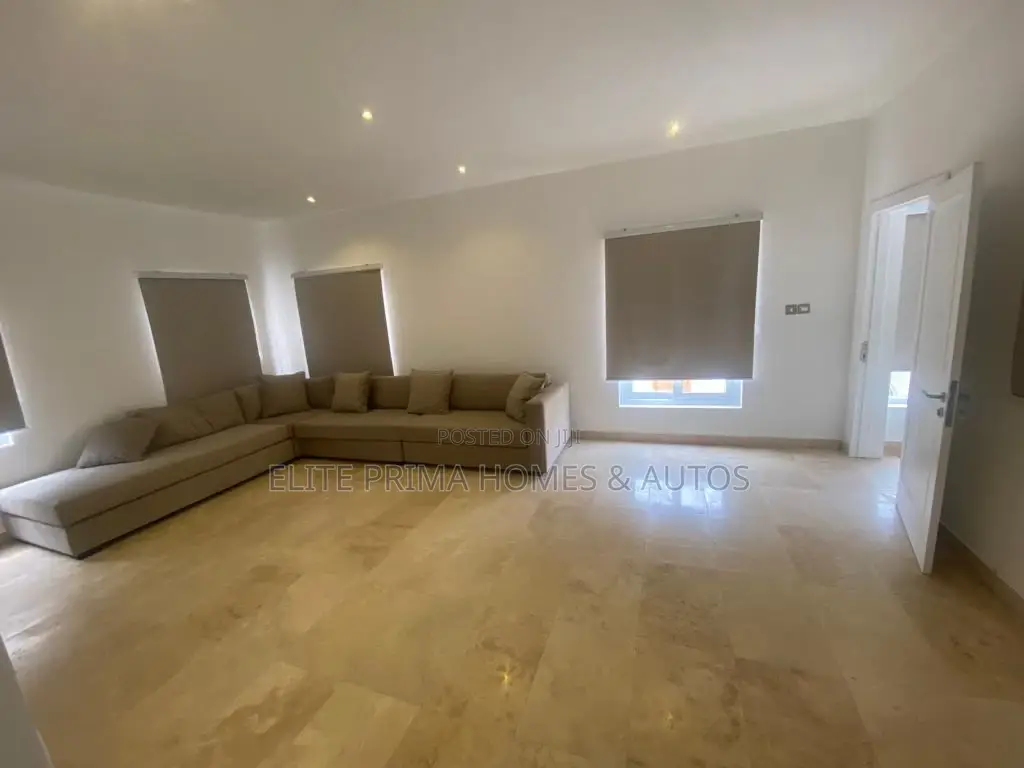 4bdrm Townhouse/Terrace in Cantonments for sale