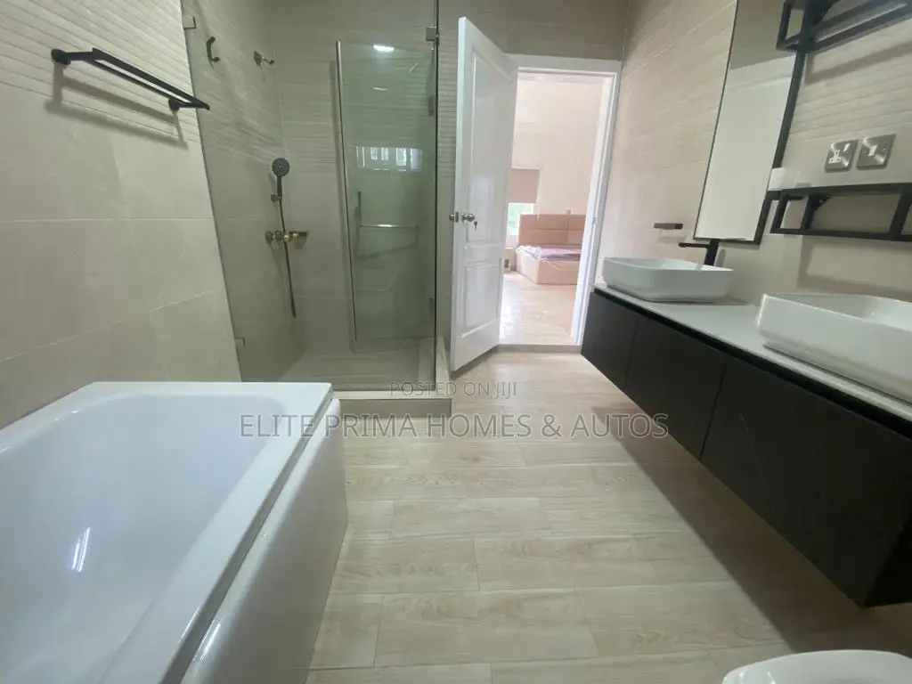 4bdrm Townhouse/Terrace in Cantonments for sale
