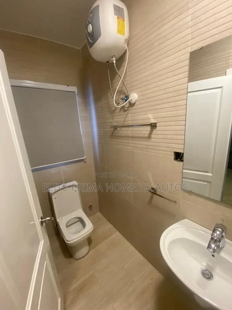 4bdrm Townhouse/Terrace in Cantonments for sale