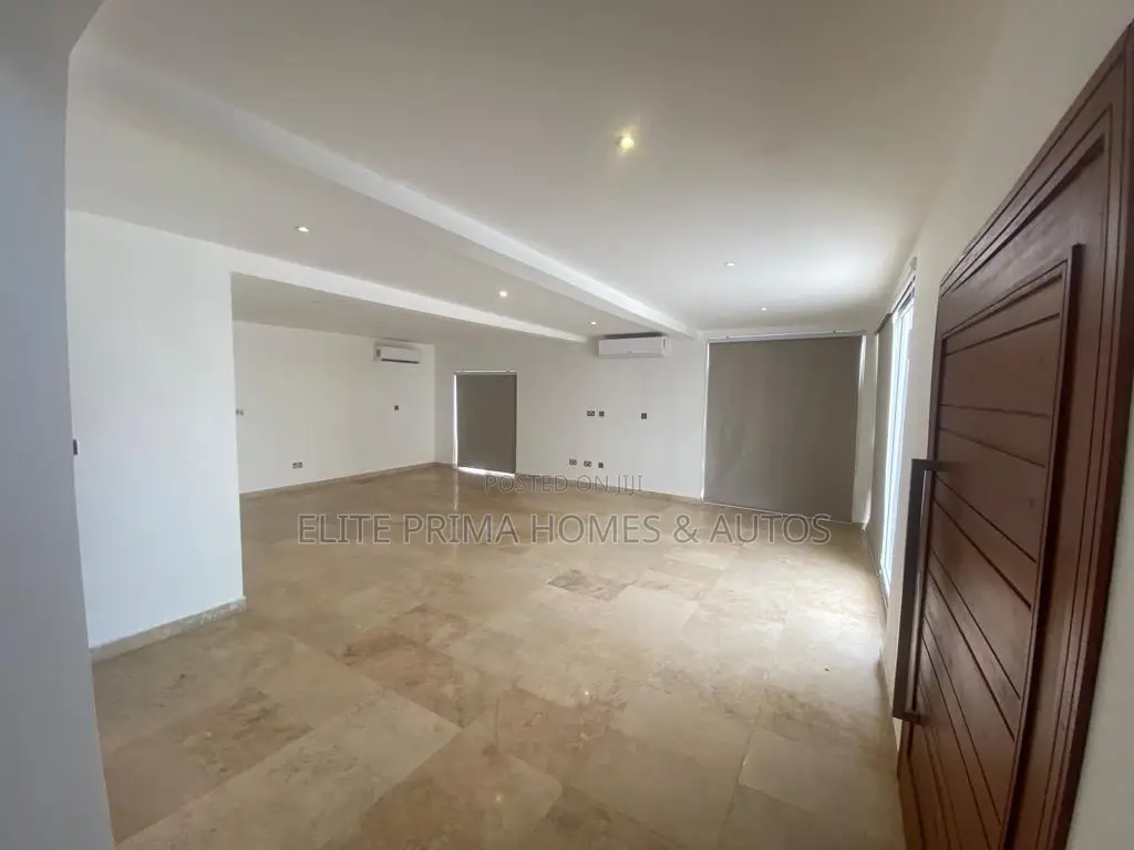 4bdrm Townhouse/Terrace in Cantonments for sale