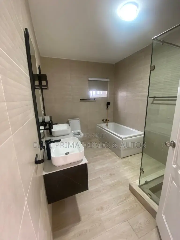 4bdrm Townhouse/Terrace in Cantonments for sale