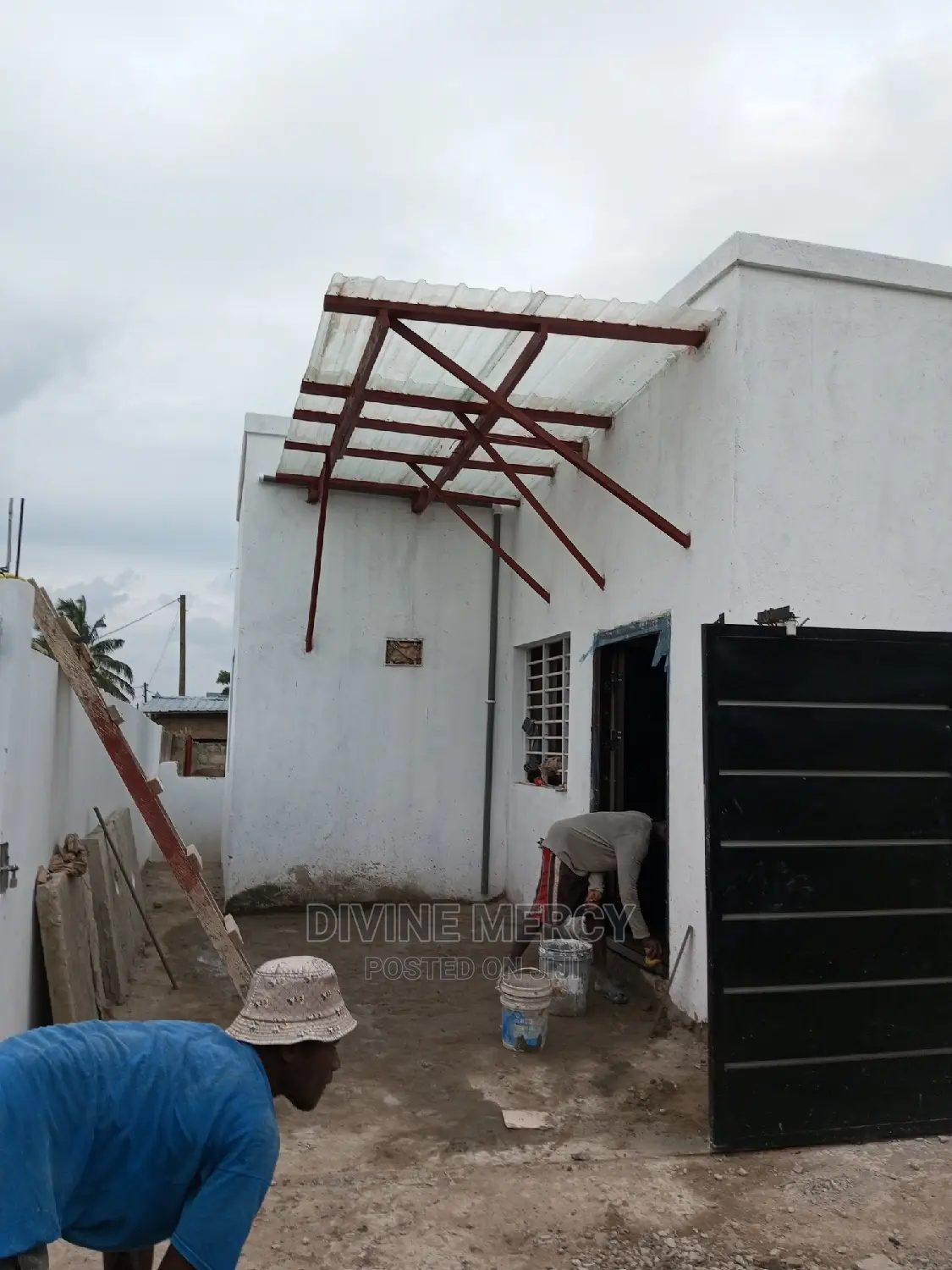 2bdrm Bungalow in Liaberian Camp Road, Kasoa for sale