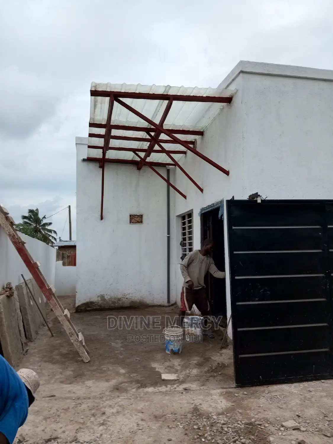 2bdrm Bungalow in Liaberian Camp Road, Kasoa for sale