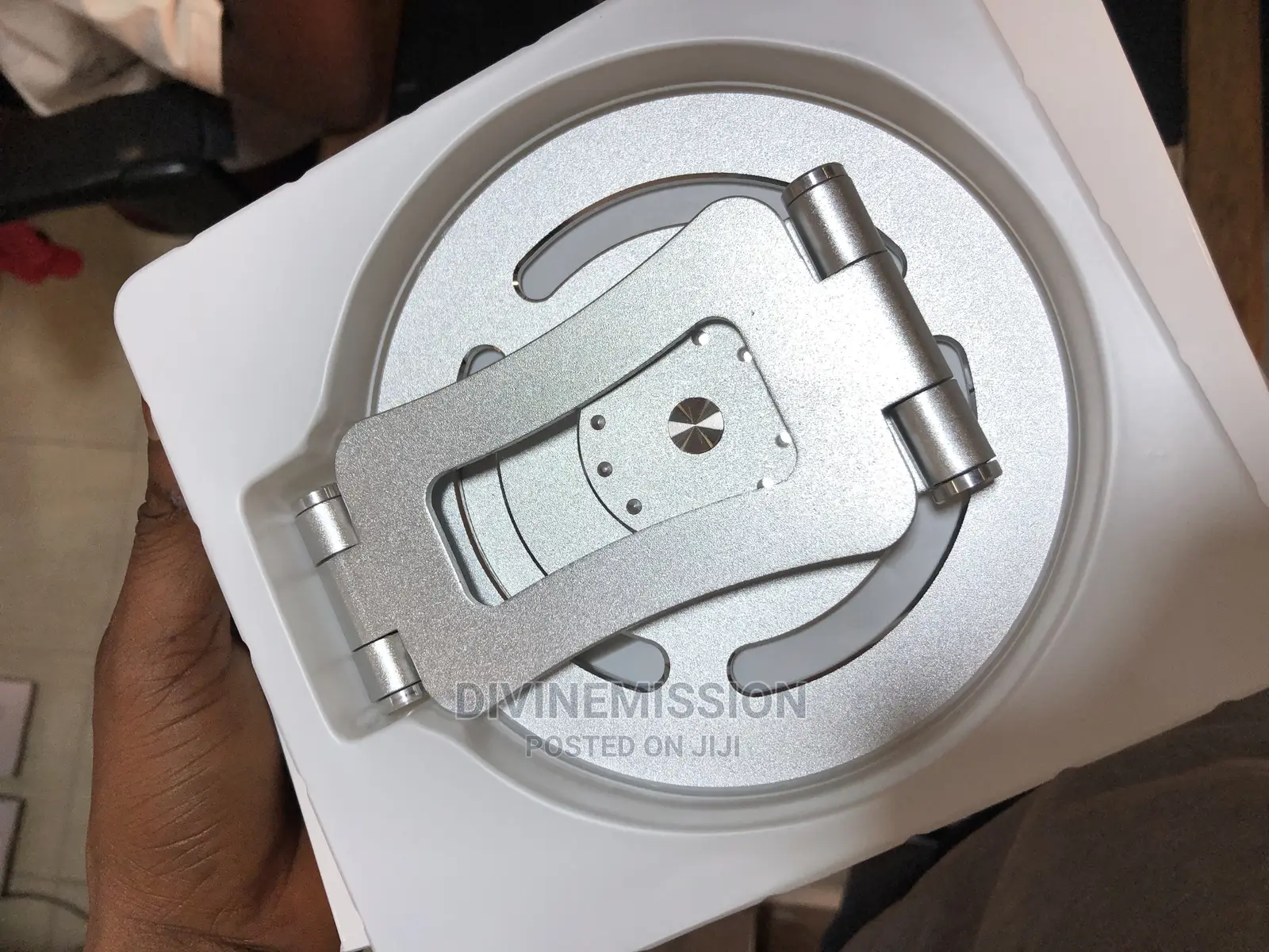 Foldable Metal Phone Holder, Strong and Adjustable.