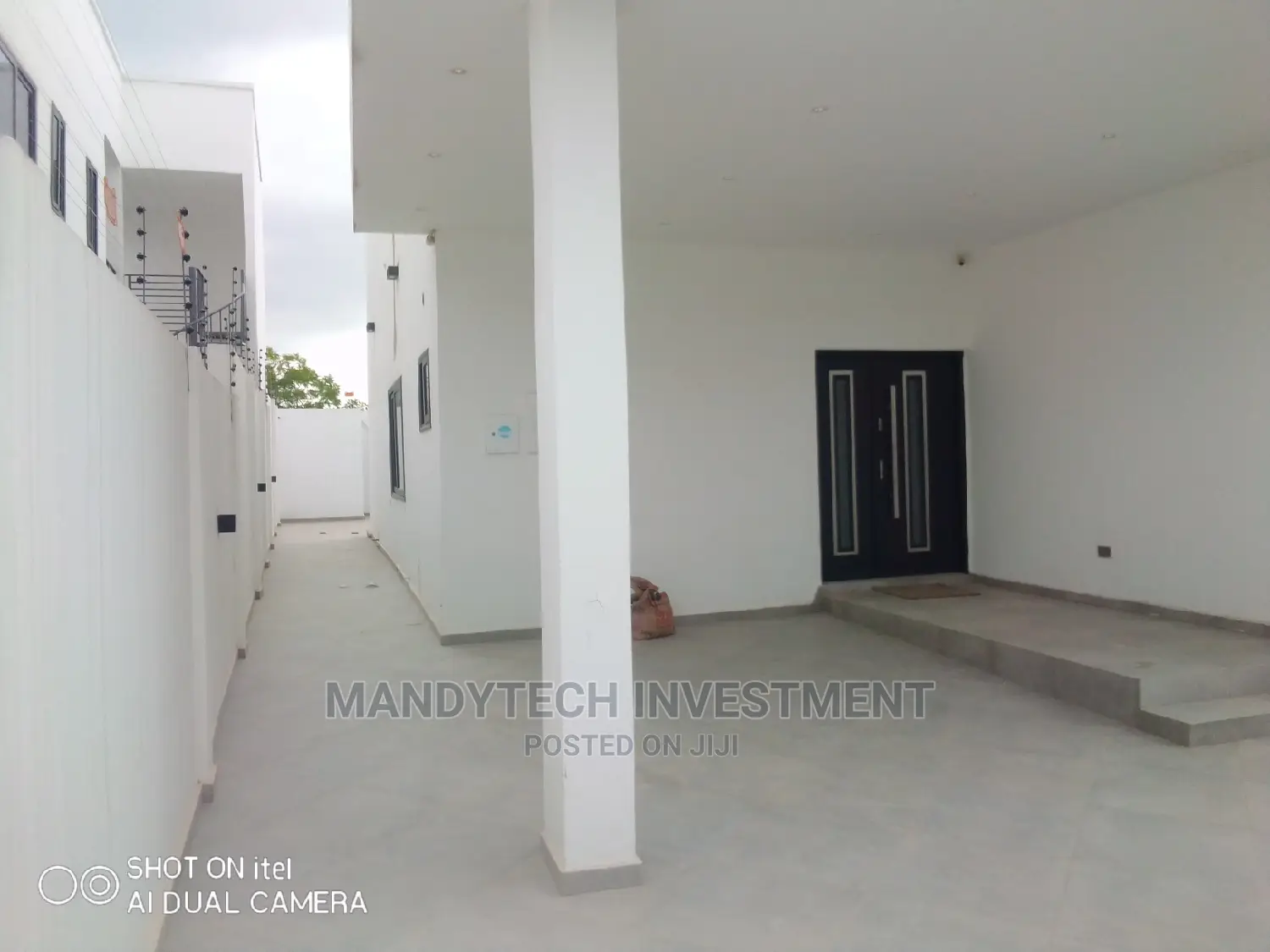 Furnished 5bdrm Duplex in School Junction for sale