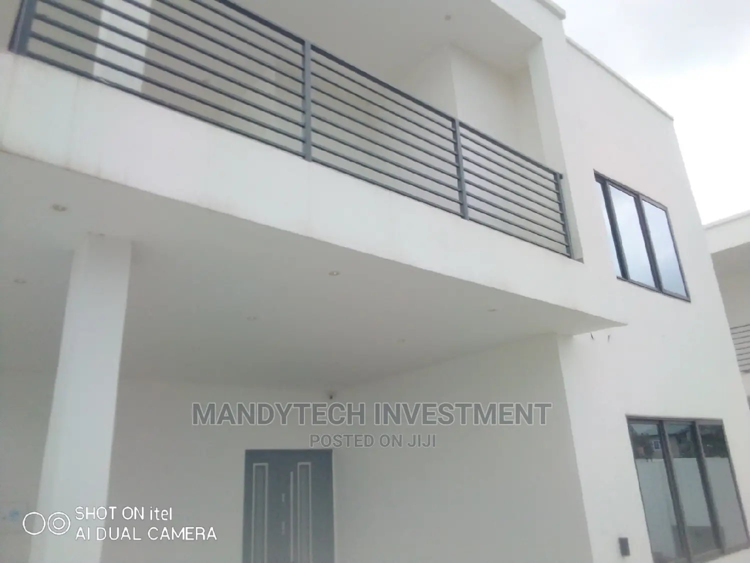 Furnished 5bdrm Duplex in School Junction for sale