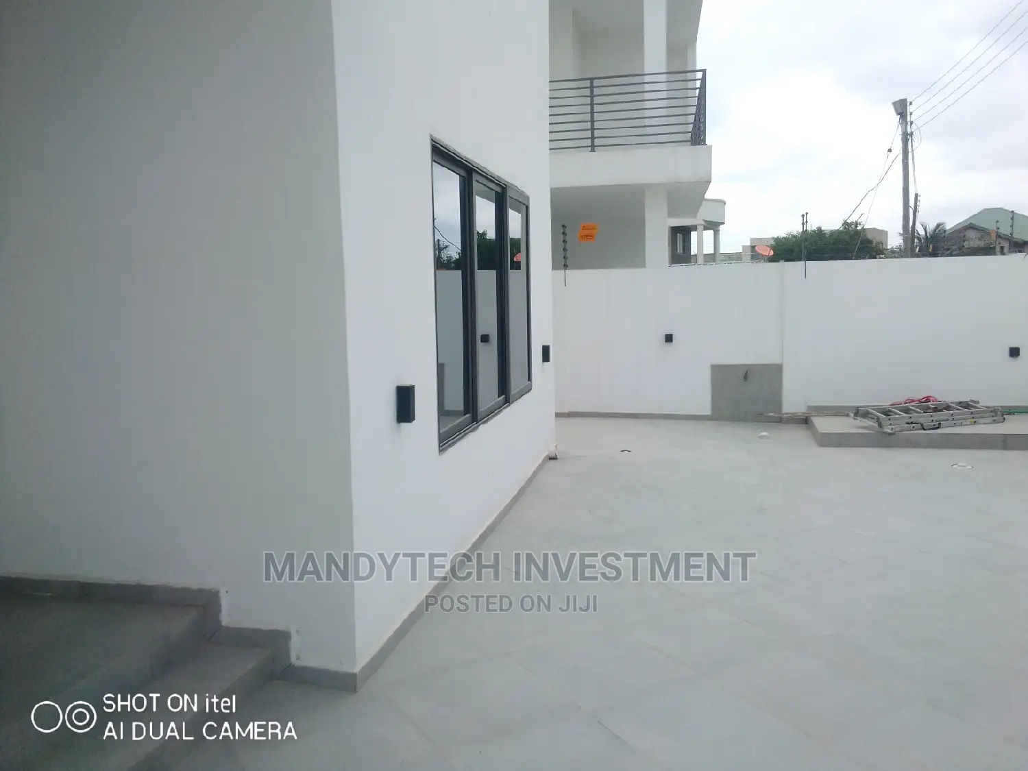 Furnished 5bdrm Duplex in School Junction for sale