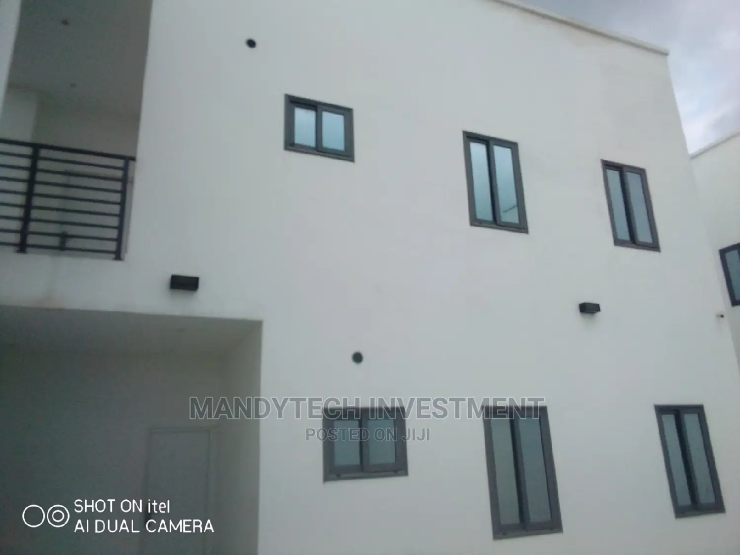 Furnished 5bdrm Duplex in School Junction for sale