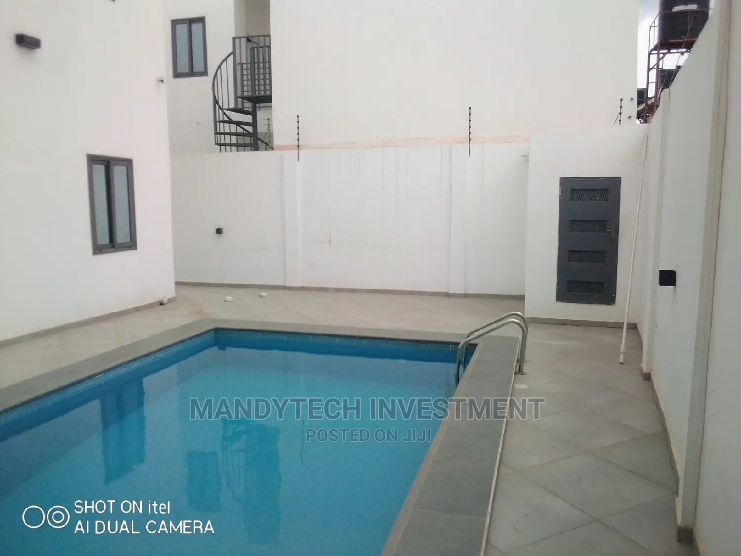 Furnished 5bdrm Duplex in School Junction for sale