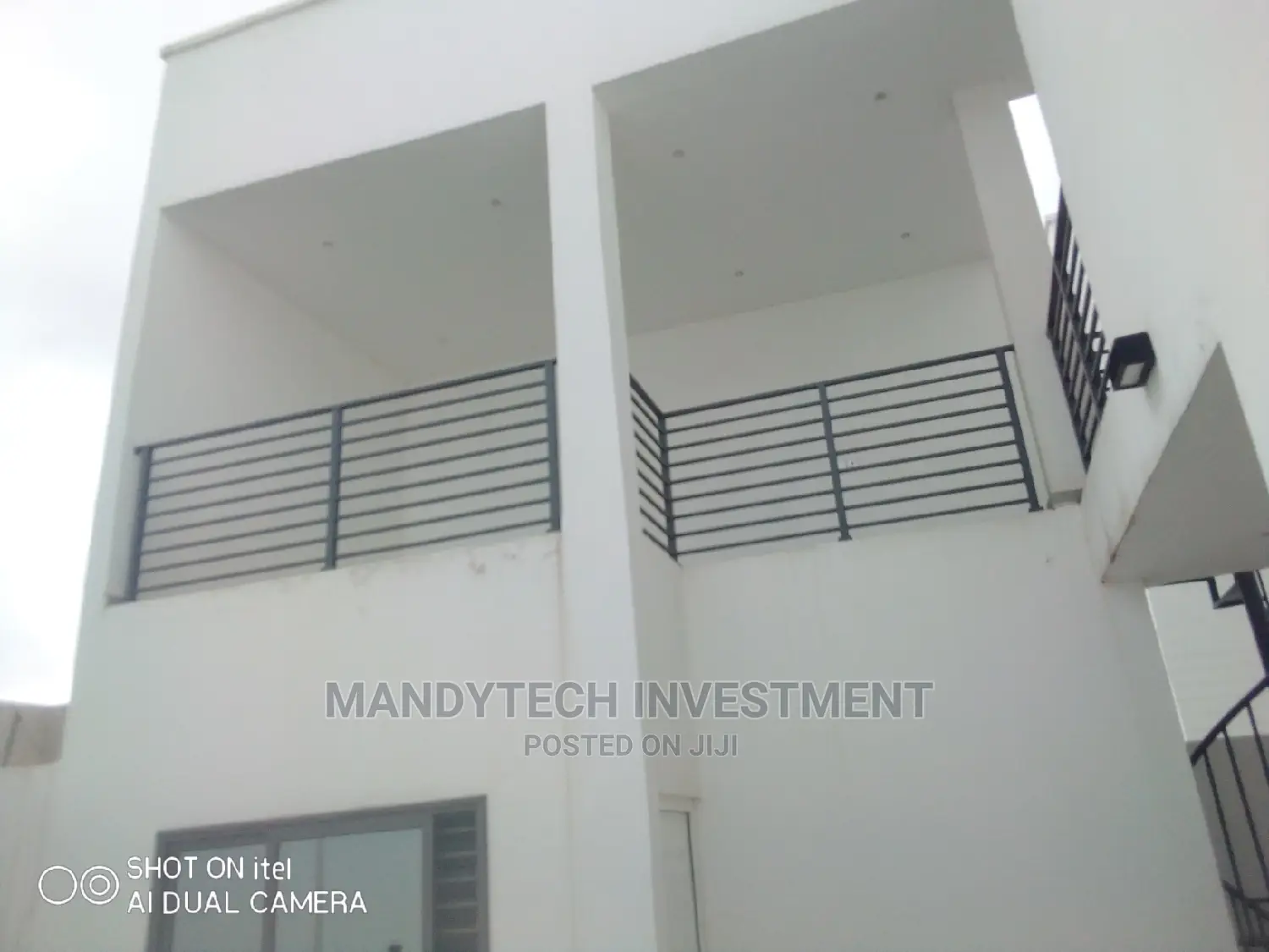 Furnished 5bdrm Duplex in School Junction for sale