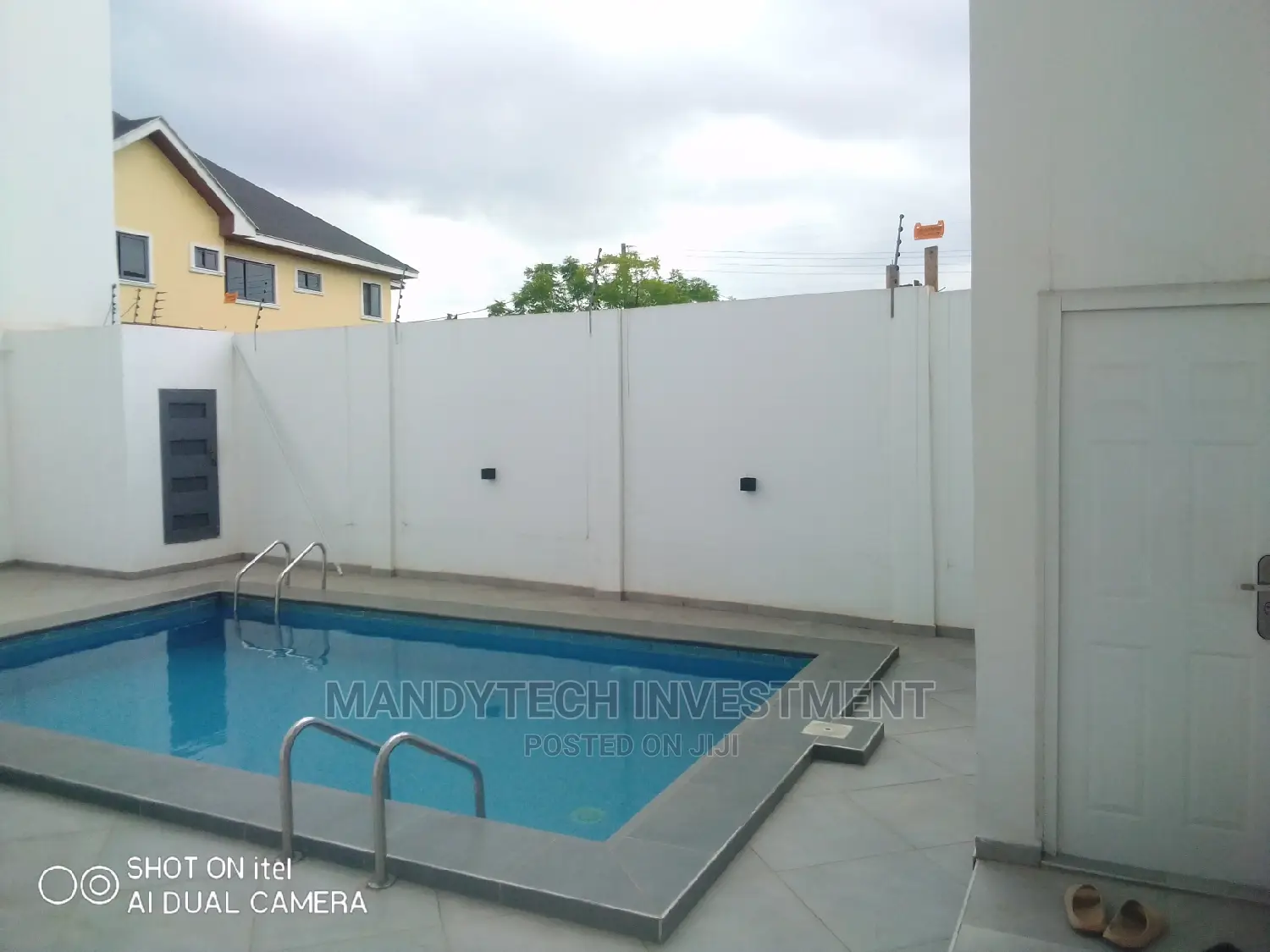Furnished 5bdrm Duplex in School Junction for sale
