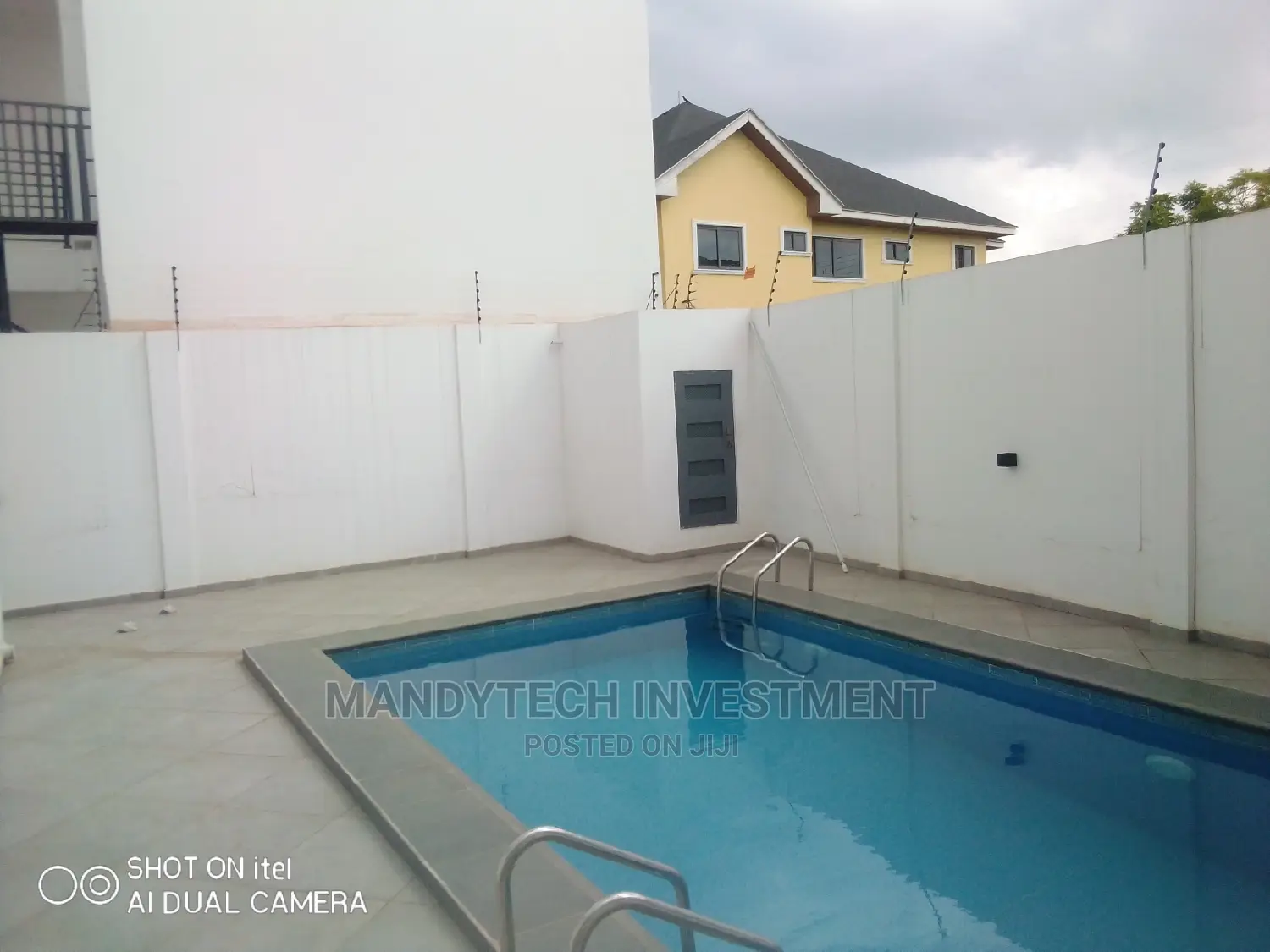 Furnished 5bdrm Duplex in School Junction for sale