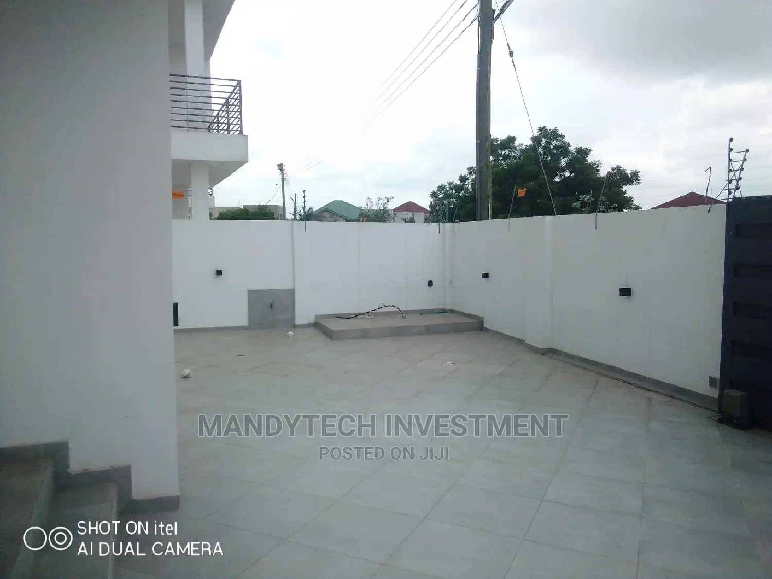 Furnished 4bdrm Mansion in Nmai-Dzorn for sale