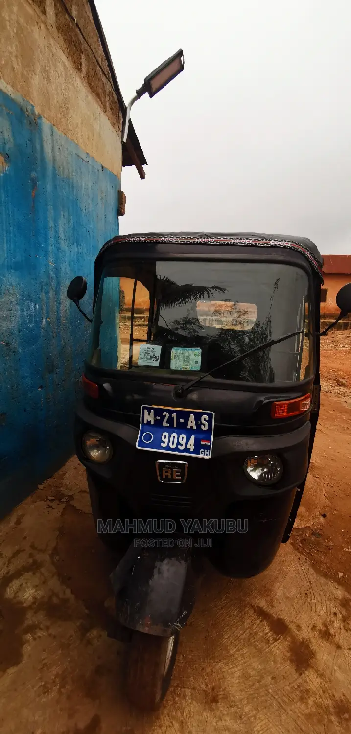 Bajaj RE 2021 Black