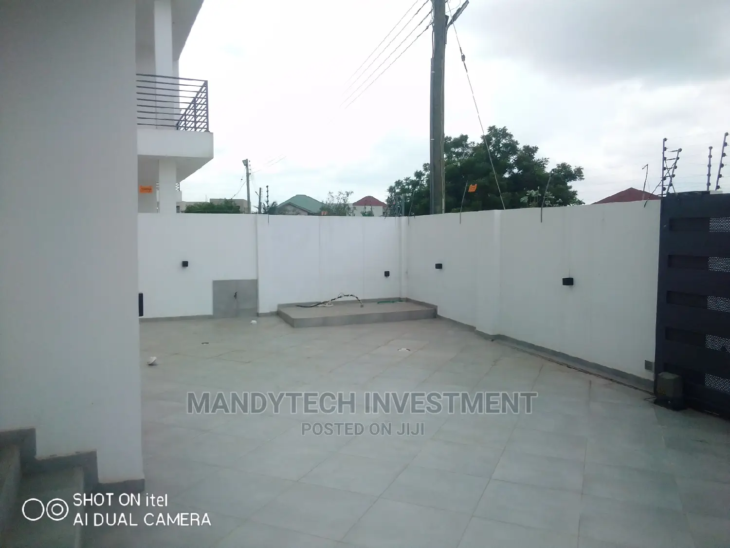 Furnished 4bdrm Mansion in Nmai-Dzorn for sale