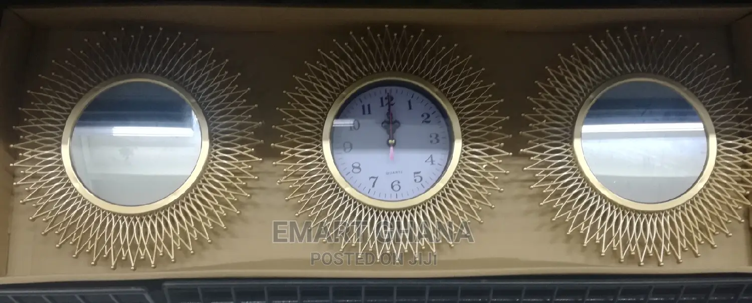 A Wall Clock Mirror 25cm
