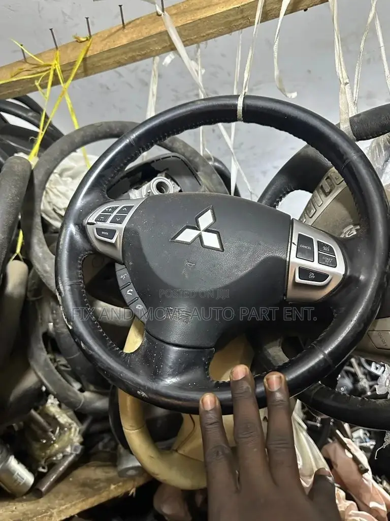 Mitsubishi Pajero/L200/Outlander STEERING WHEEL Available