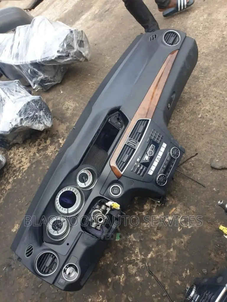 Mercedes Benz W204 C250 2011-2014 Dashboard in Stock