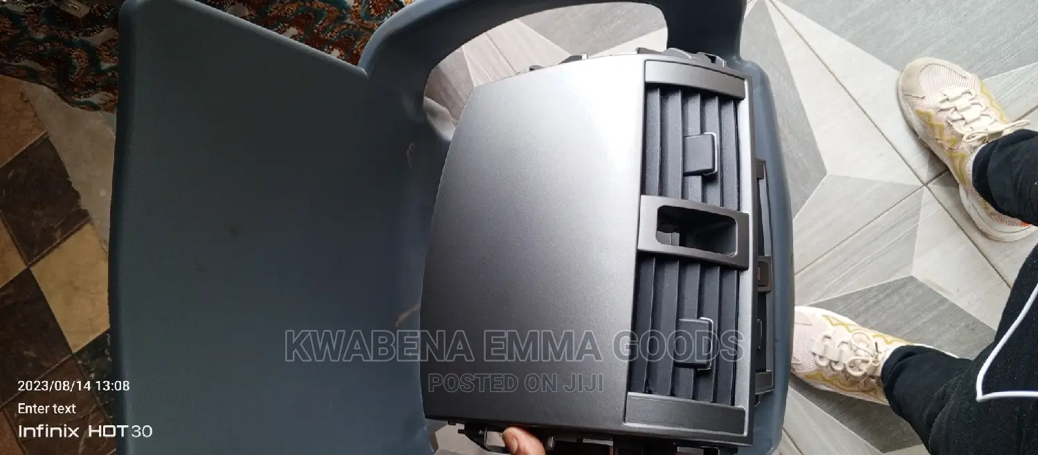 Toyota Corolla 2009 to 2013 a/C Vent or Dashboard Face