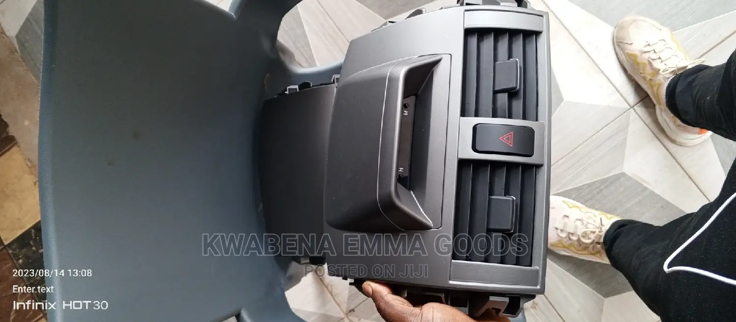Toyota Corolla 2009 to 2013 a/C Vent or Dashboard Face