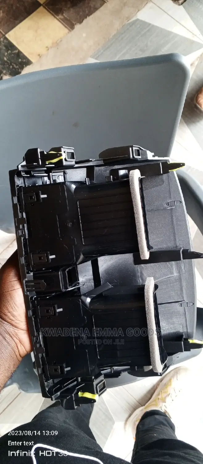 Toyota Corolla 2009 to 2013 a/C Vent or Dashboard Face