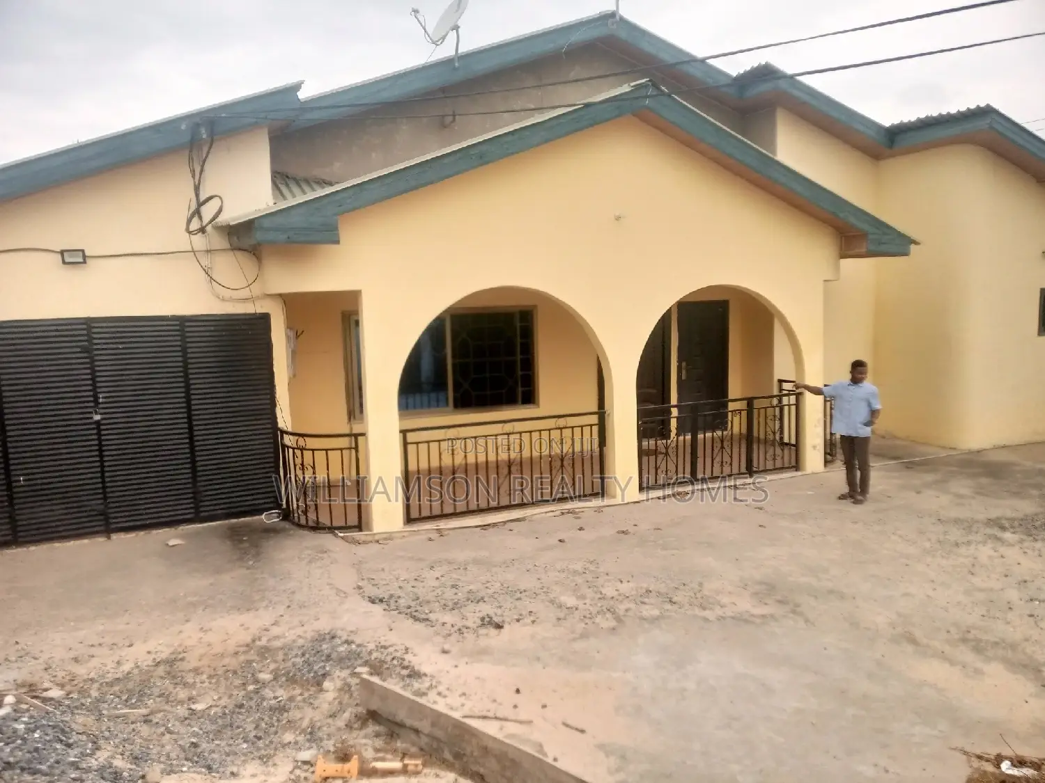 4bdrm Apartment in Community 18 Road, Spintex for rent