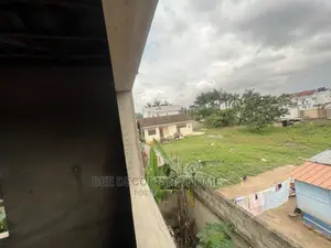 8bdrm Mansion in Bee Decor And Homes, West Legon for sale