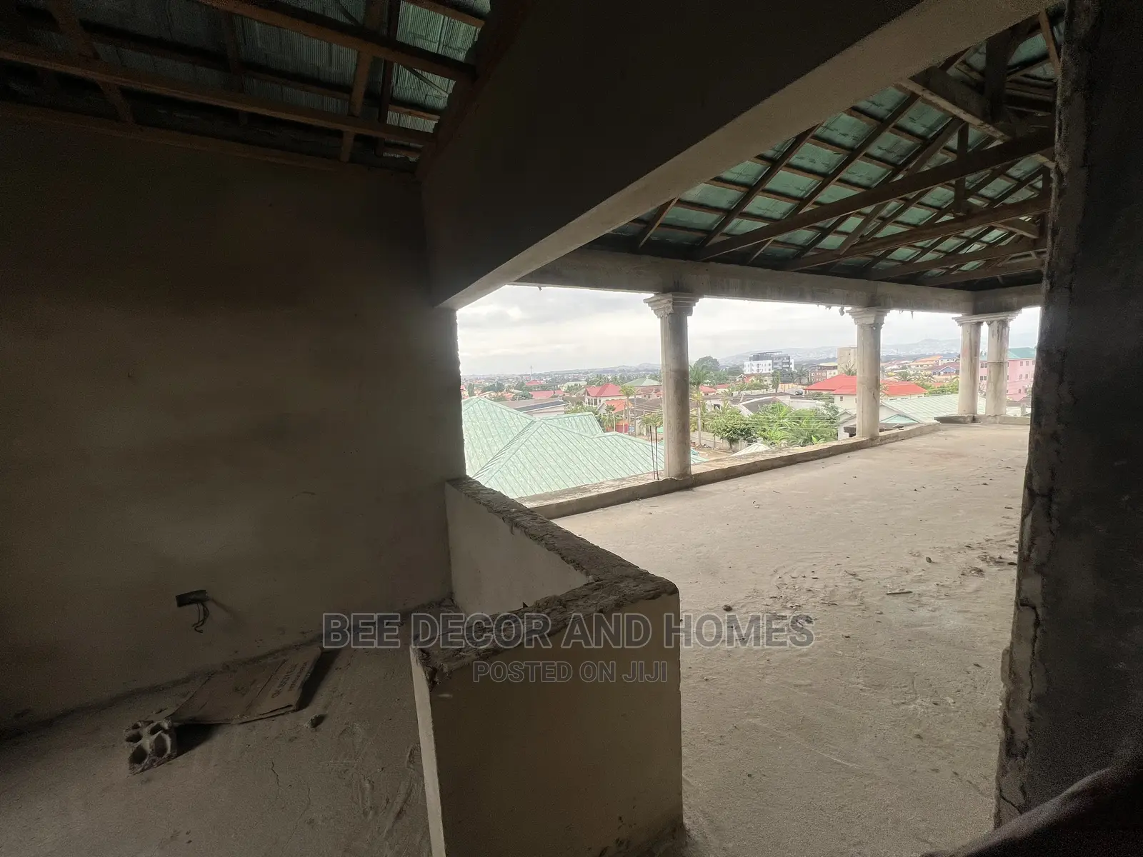 8bdrm Mansion in Bee Decor And Homes, West Legon for sale