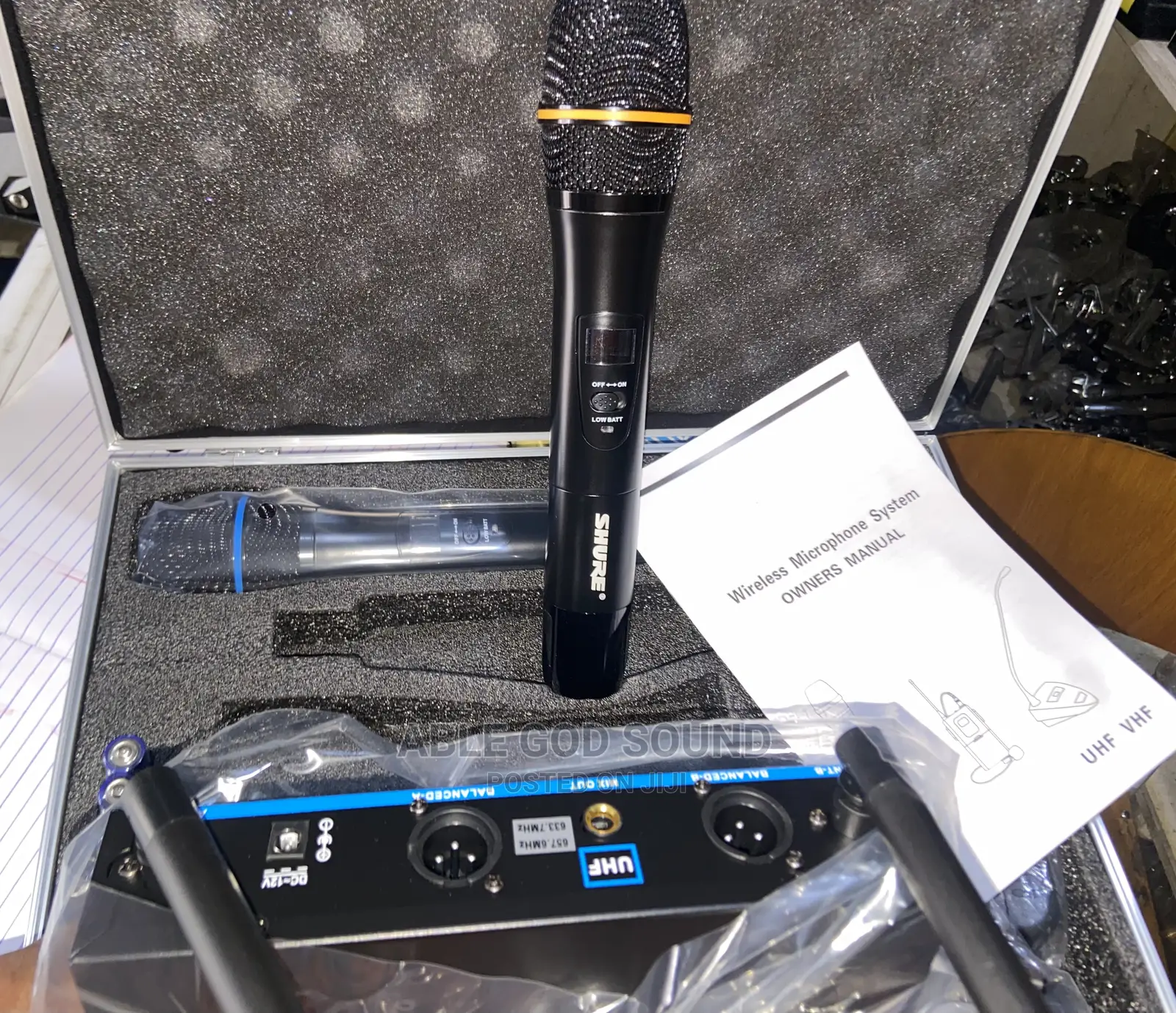 Shure Case Wireless Microphone UHF