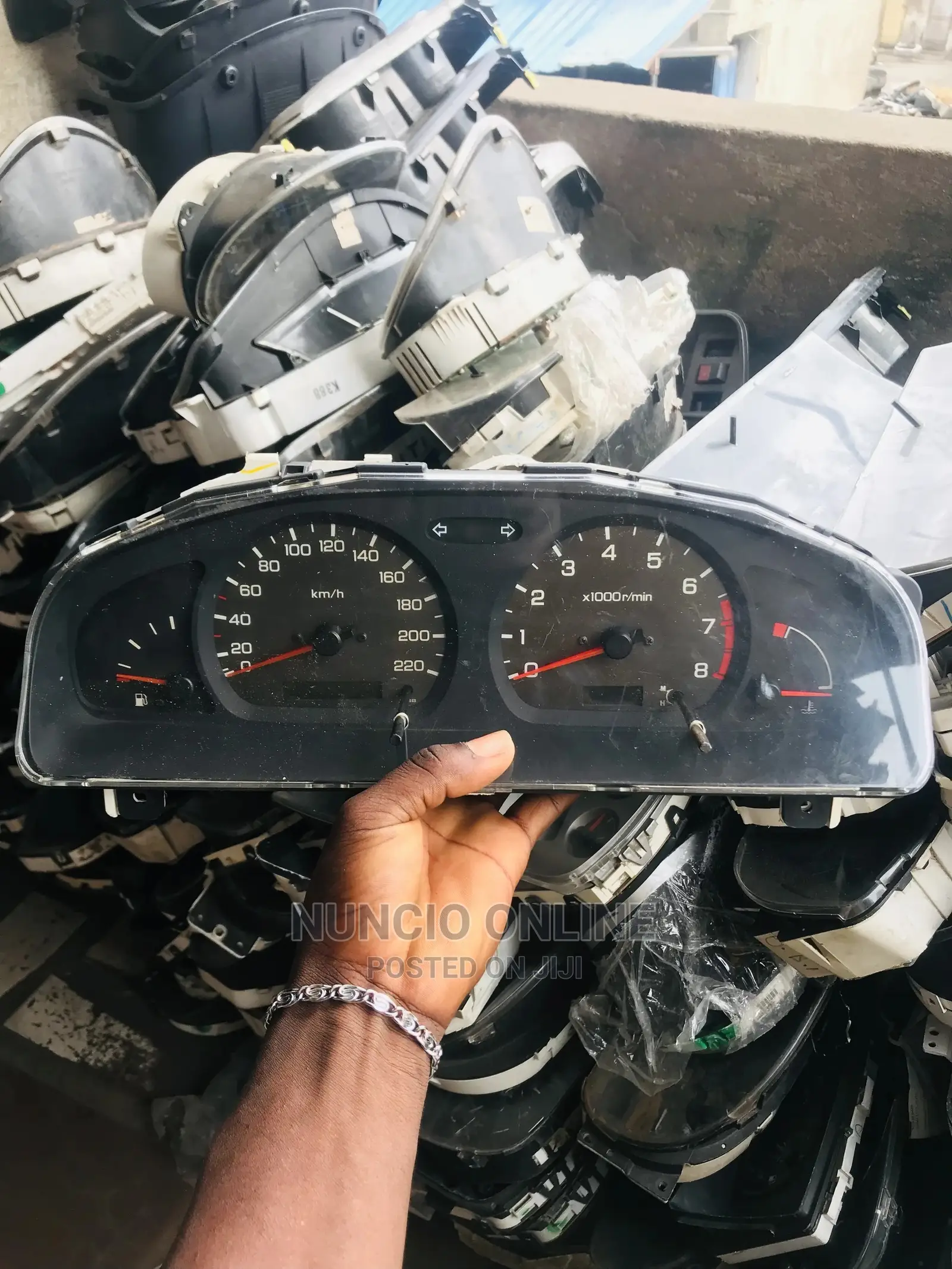 Nissan Almera Old Type