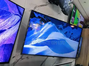 Samsung UHD Crystal T5300 32 Inches Glossy LED Tv