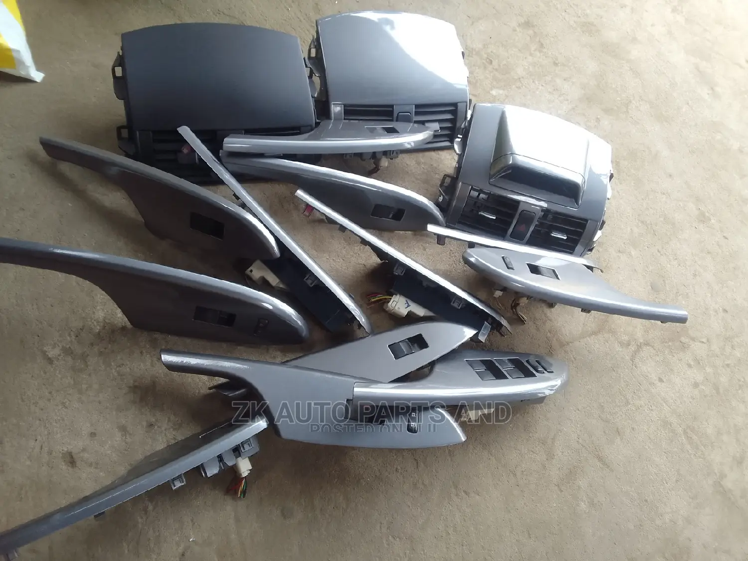 Toyota Corolla 2009-2013 AC VENT and Power Window Switch