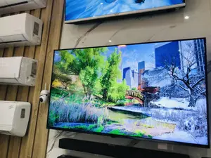 Neat Smart 65 Inches Cu80 Samsung Glossy Crystal Uhd Tv